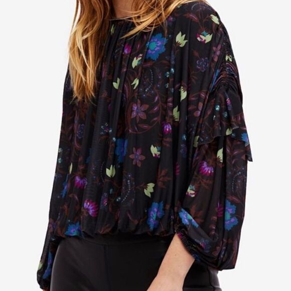 LIKE new Free People top - Picture 1 of 11